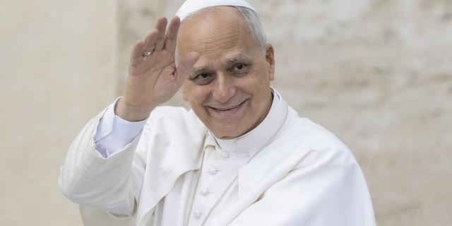 Le pape s'adresse aux diplomates